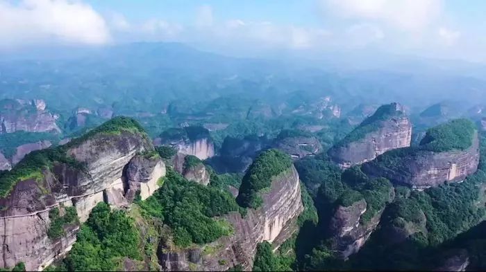 猜成语气下面有山有水_看图猜成语(3)