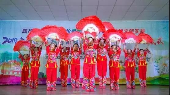 说唱中国红简谱_小童星幼儿园 花开新时代 童星永飞翔 喜迎建国70周年暨六一儿童节文艺汇演圆满落幕