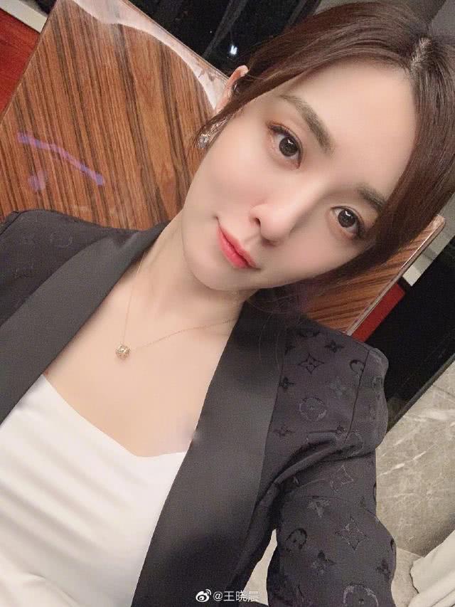 王晓晨体重86斤下巴尖细,网友心疼不让再瘦,工