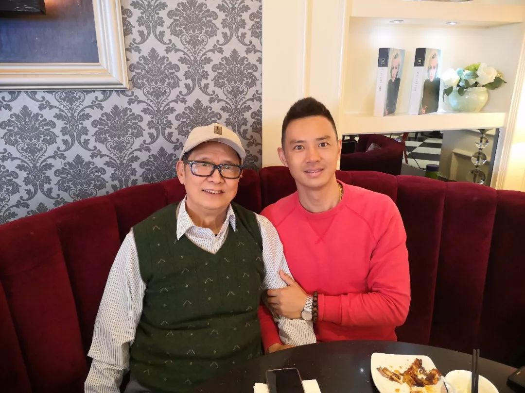 好票友更是好员工,为拍一首越歌MV,单位同事齐