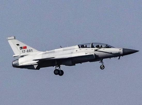 飞机加油一次加多少钱 821fad6260624594bb5c2f86cd84bda5.jpeg