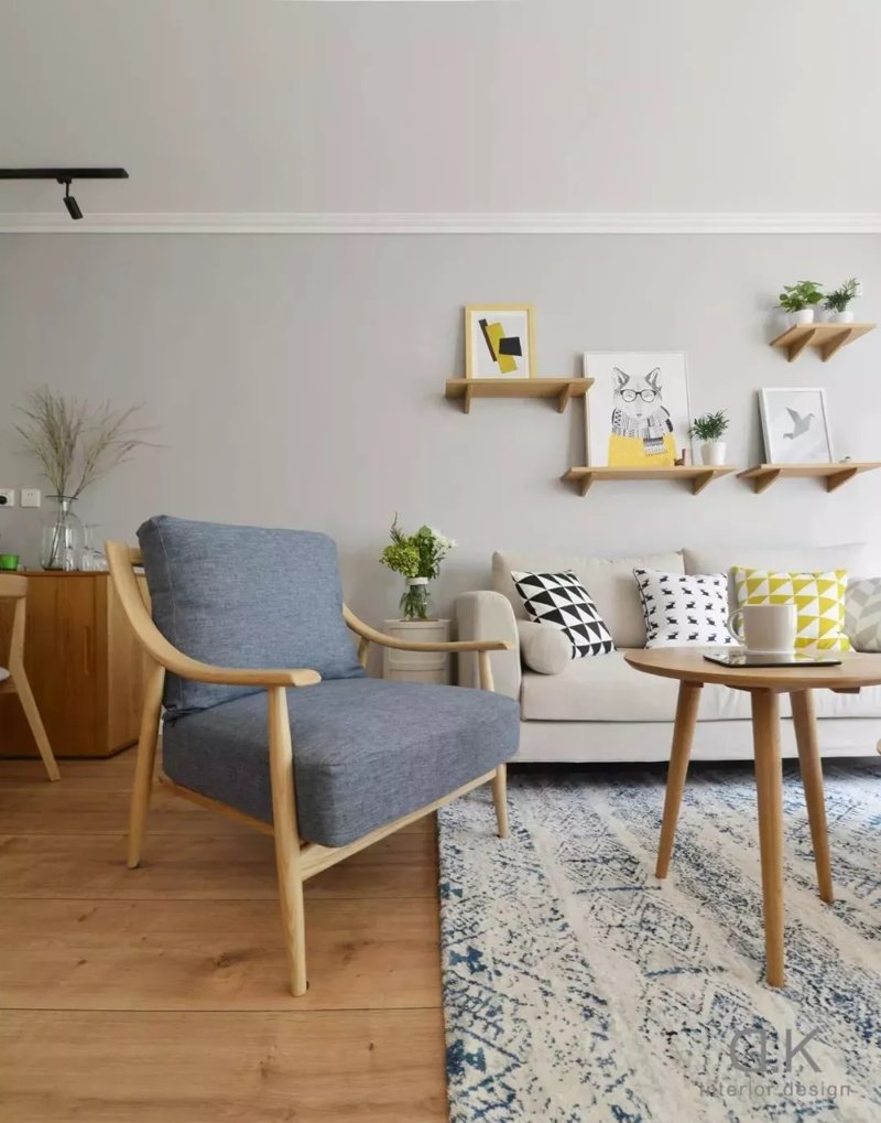 怎么装饰桌子才变得温馨 8a46641b9d3a46f19f8a65dedb48a3a9.jpeg