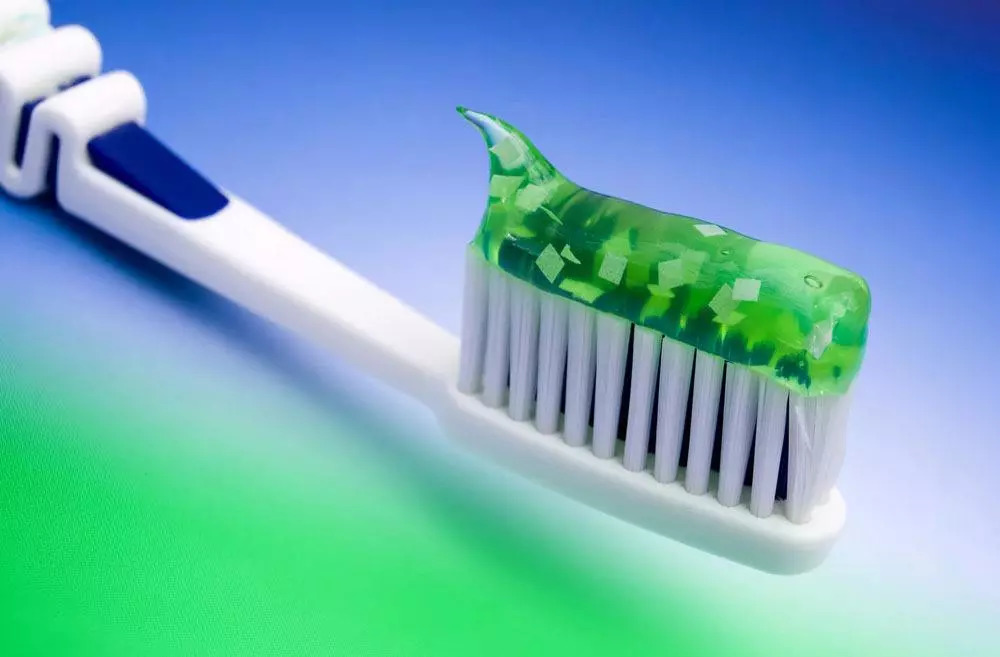 成都牙科医生任欢讲：几块钱和几十块钱的牙膏有什么区别？