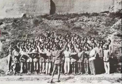 什么是延安精神的来源 8e57e845f3e842f3bb90d762896e1396.jpeg