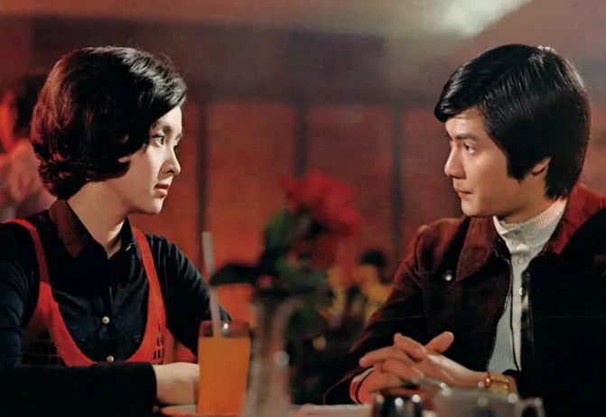 是1973年李行导演的名作《彩云飞,这部电影中由甄珍做口型,邓丽君唱