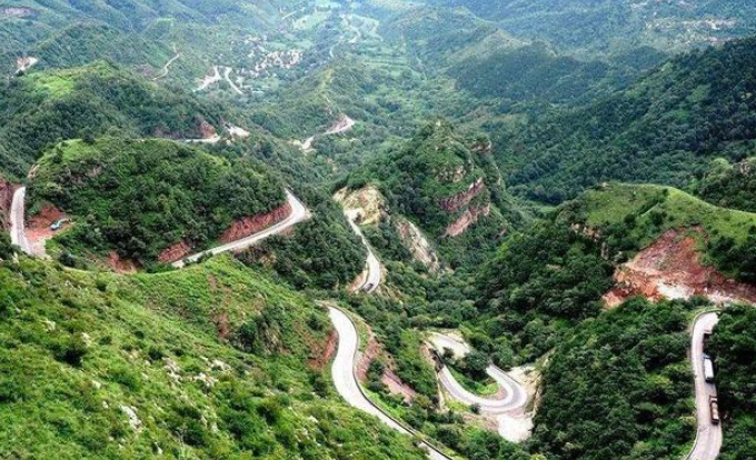 太行山最危险的“折叠公路”九层十八拐,玩的不是车技是生命 99真人网上娱乐平台