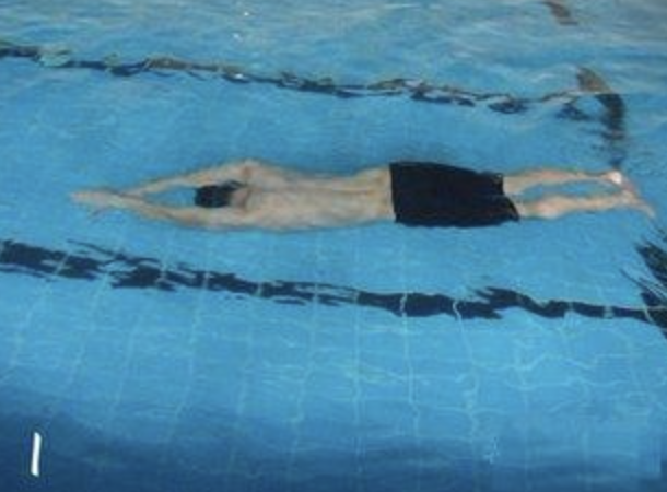 如何在水中站立 d825e6020eeb407c822f1b2cf2c88fd5.png