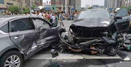 常州奔驰车突然失控致3死10伤 惨烈车祸竟因司机晕厥 御匾会线上棋牌