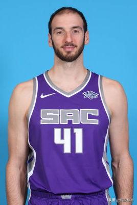 哪个球队还缺中锋啊？这几位NBA球员还没找到工作呢