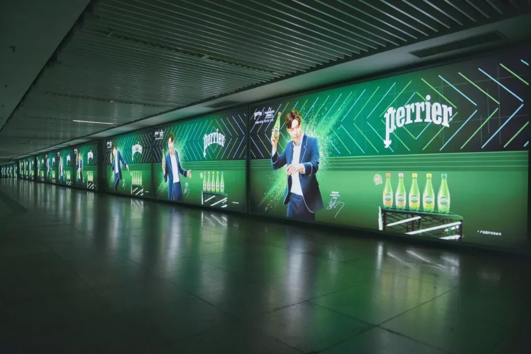 法国的十二时辰都泡在perrier里