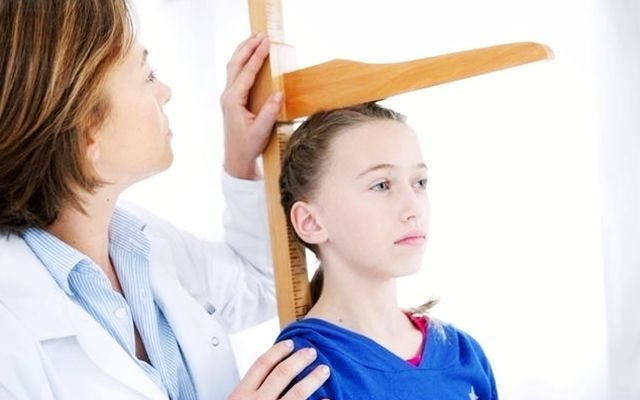                     原创            孩子长高有2个黄金期，有些事家长要做好，别错过了