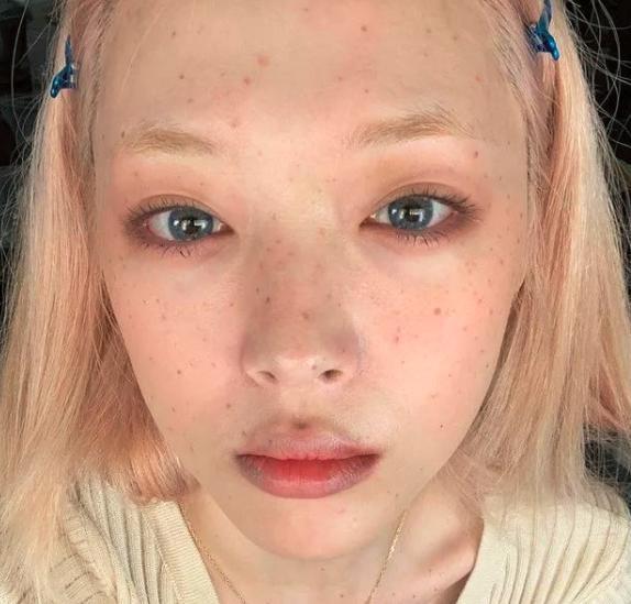 明星都在晒的"雀斑妆"你get到了吗?_陈乔恩
