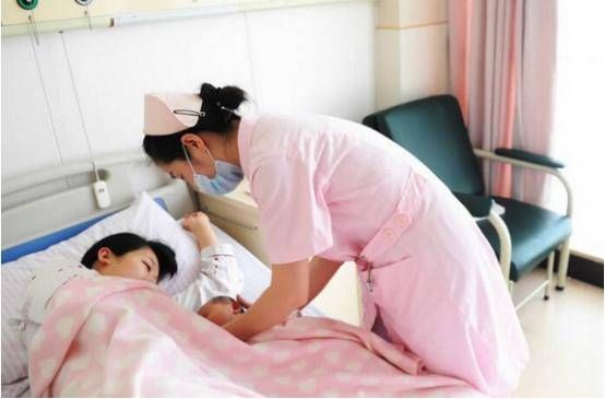                     新生儿这3种情况，可能是喂养过度，新手宝妈别大意，孩子吃撑了