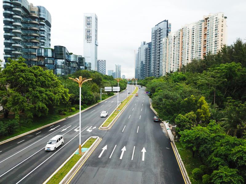 7月17日,深圳首条"智慧道路,侨香路主体部分正式完工.