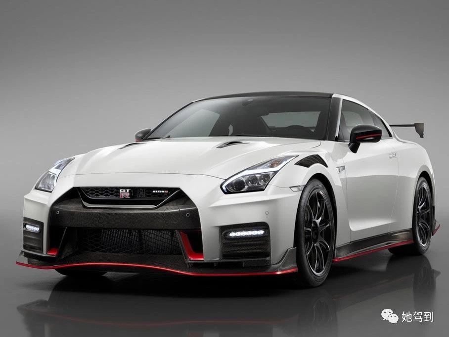 2020款日产gt-r nismo在德国劳奇兹赛车场正式亮相!