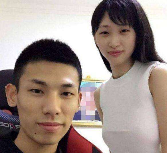                     韩茜茜私下叫旭旭宝宝叫哥哥，两人分离后坦言：想俺哥哥
