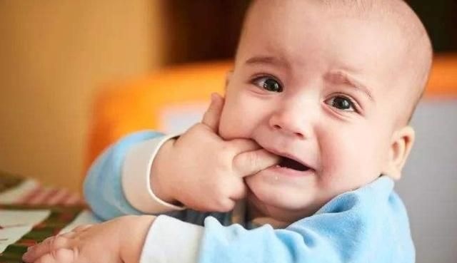                     婴幼儿易缺钙，宝妈该怎么办？选择合适方式补钙很重要！
