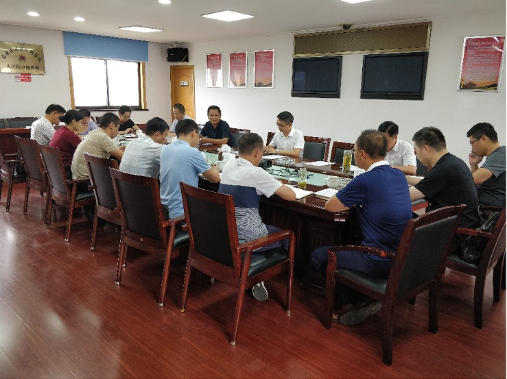 湖塘镇镇长谈正刚,副镇长时培红,张建军,人武部长陈坚强,镇环保科,建