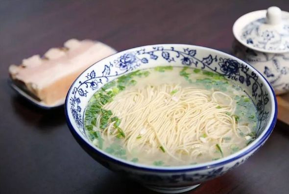 最佳时令:6月12月 面馆:孙盛兴奥灶面馆 地址