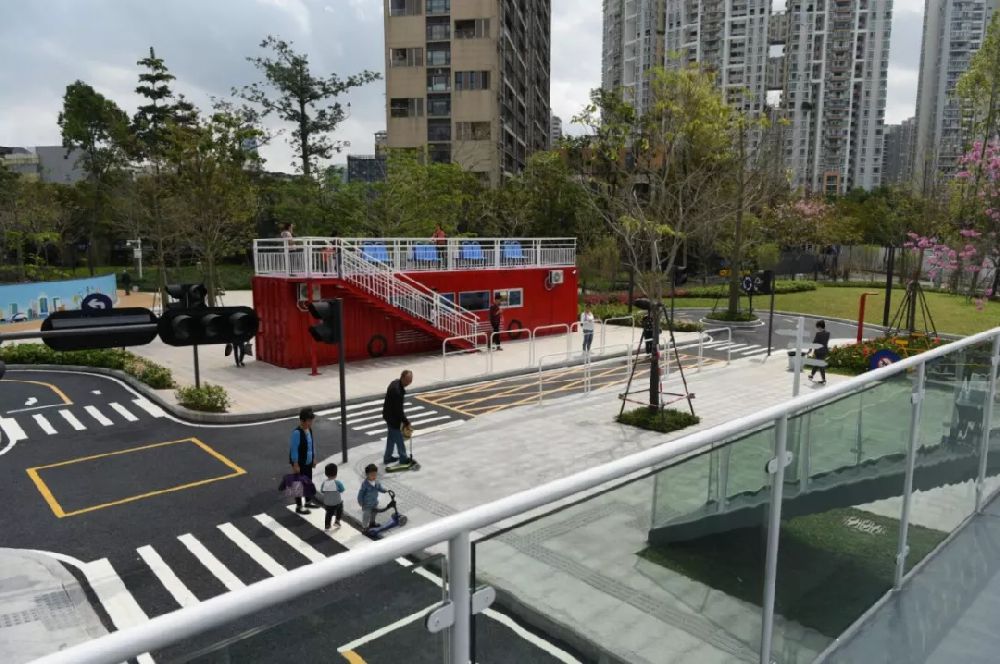深圳首个交通安全主题儿童公园开园
