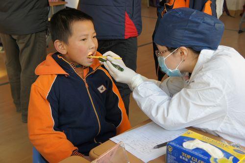                     5岁男童喝水进医院，儿科医生：3种情况别乱喂水，易脾虚不长个