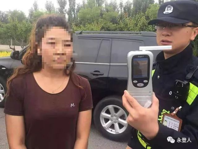 永登交警在滨河路抓获一胆大女司机