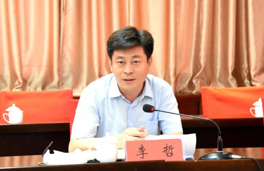 李哲在主持座谈会时表示,盐湖区高度重视区委党校平台建设工作,将以