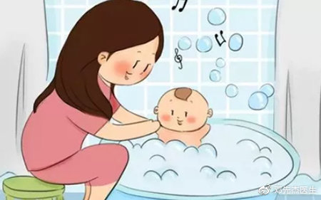 如何给宝宝洗澡不哭闹 dfd652b51fb24d3cba0c43eff5640497.jpeg