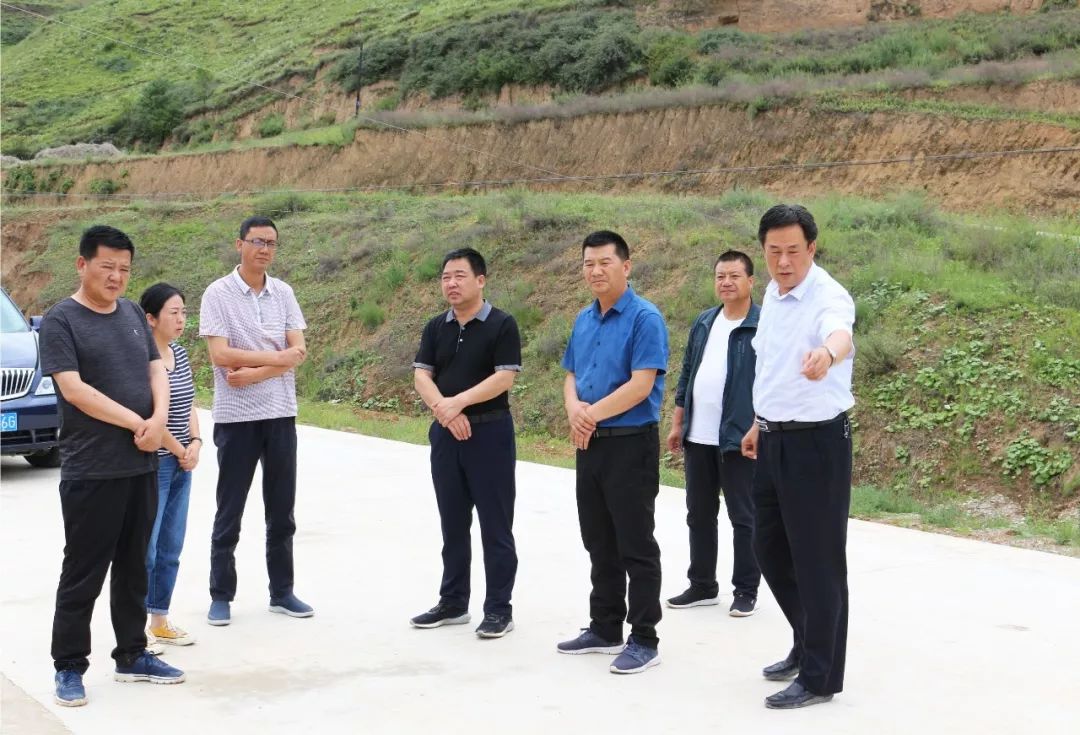 方新生专题调研指导易地扶贫搬迁工作