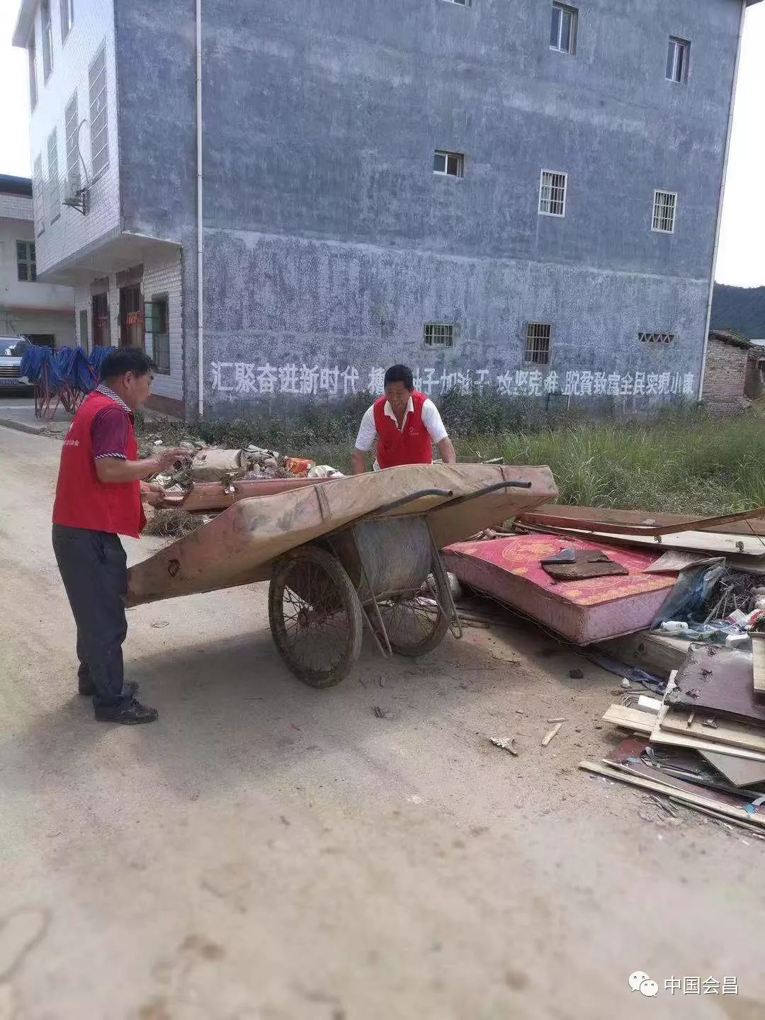 会昌莲石村人口_会昌筠门岭芙蓉村(2)