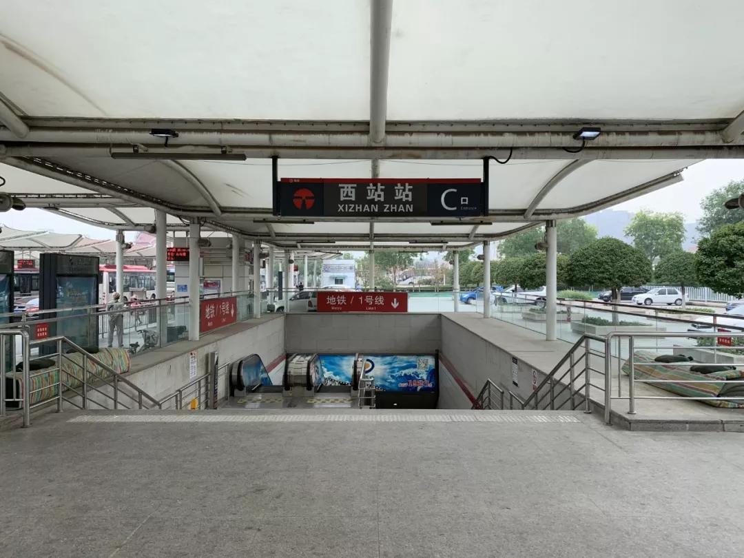 明日起,天津南站,西站部分地铁站口临时封闭
