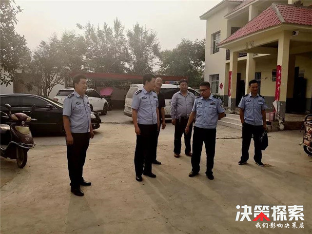社旗县公安局局长高青先后深入桥头派出所吴氏营警务室,唐庄派出所