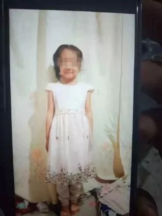 悲剧!6岁女童玩耍时跌落昏迷,12岁男孩怕受责被,将其打死… 诚博国际娱乐的官网