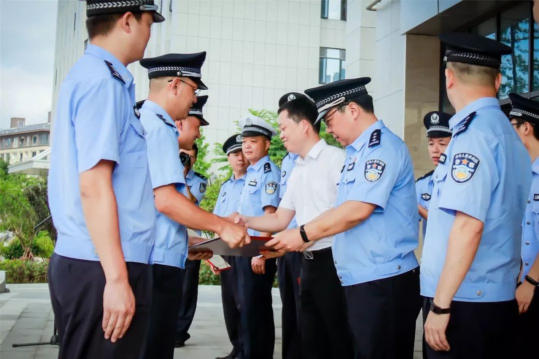 泰顺县公安局举行保平安护稳定夏季攻势大巡防启动仪式