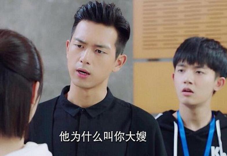 原创打断韩商言佟年的吻戏，97在线求饶！其实他是童颜夫妇的真红娘