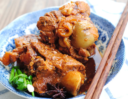 原创肉香酥绵 软烂弹牙的酱焖大骨 孩子最爱吃 啃完骨头还要舔舔手指