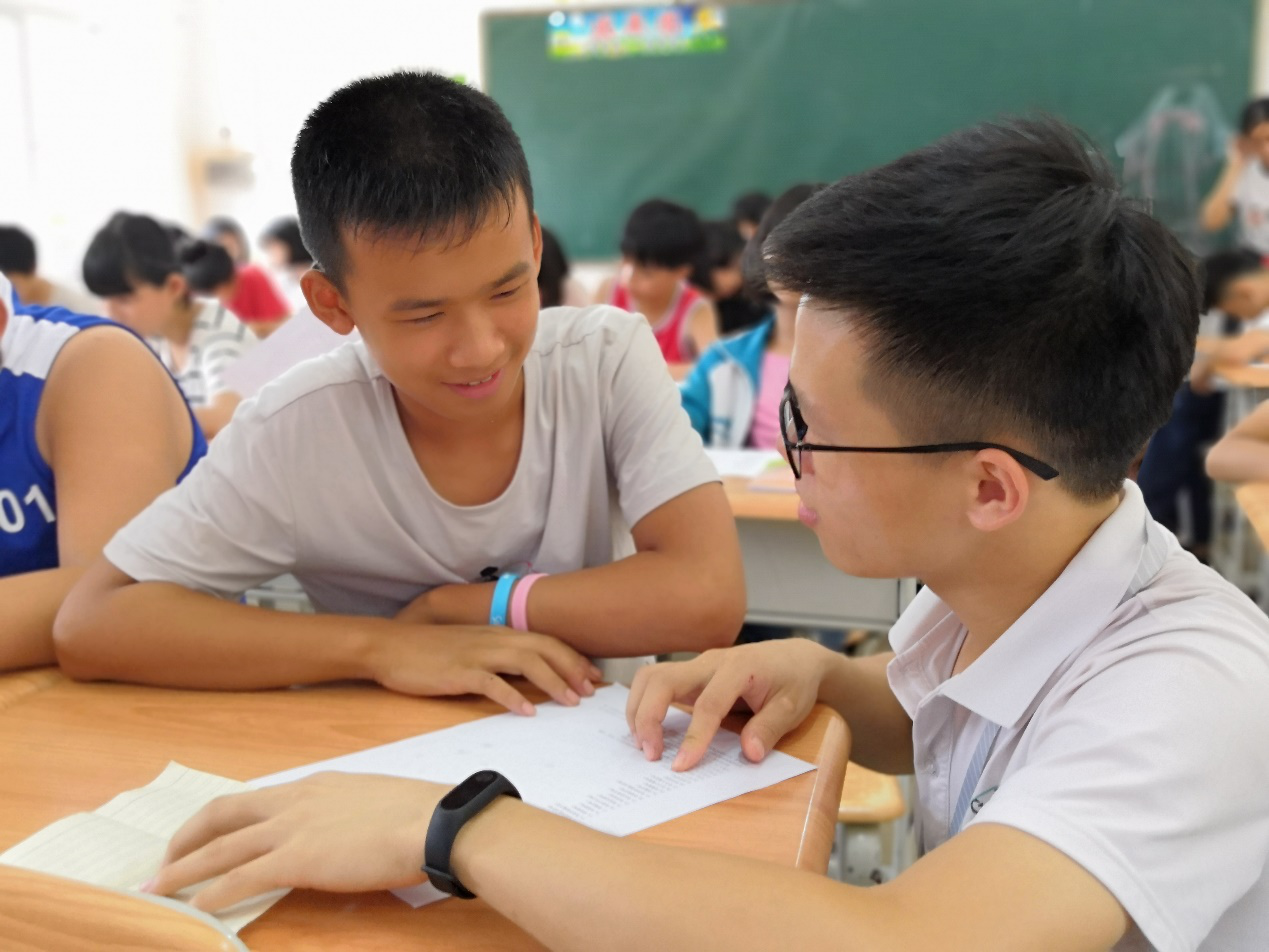 你一言,我一语,在相互交流中,学生敞开心扉分享自己内心的想法.