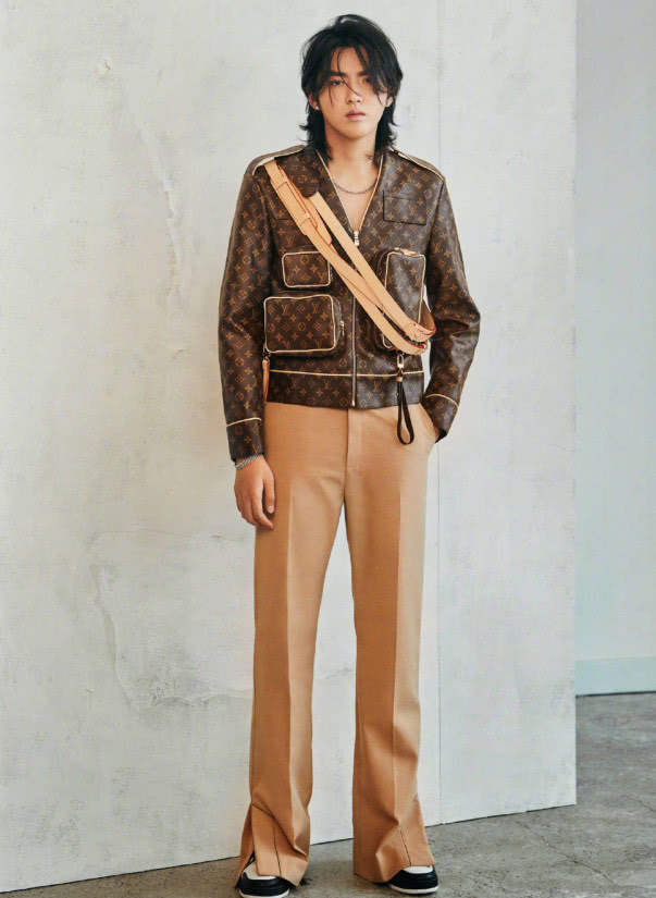 �ձ��ܺ������ݳ�Ʒ��,ɹ�ձ�¶��ʵ��������!����:����Ǯ���