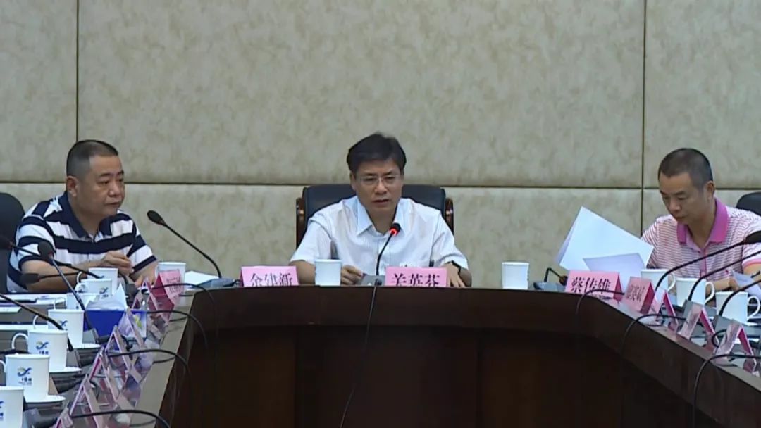 县委副书记,县政法委书记关英芬,副县长,县公安局局长蔡传雄等县领导
