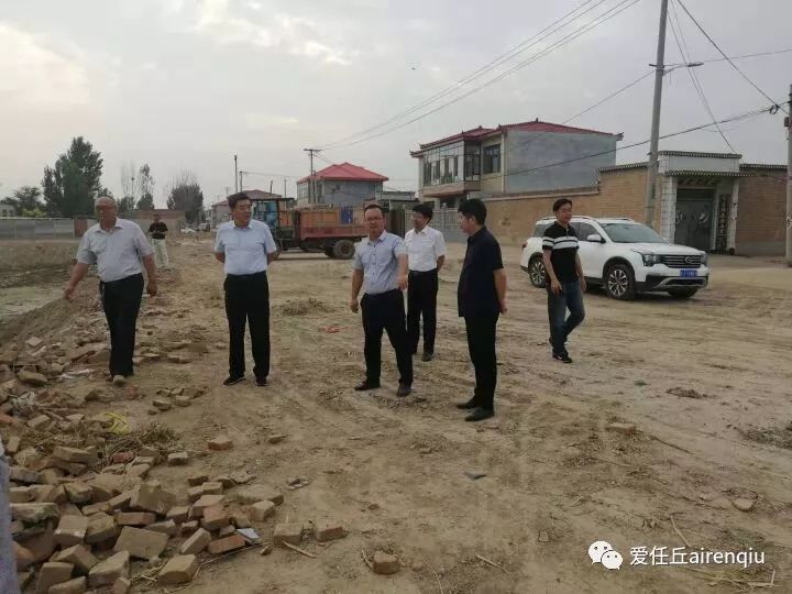市委书记张新华到北辛庄检查指导人居环境整治工作