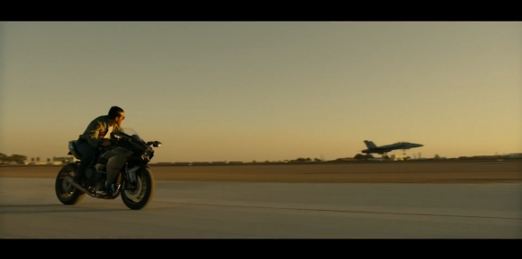 “阿汤哥”汤姆·克鲁斯惊喜现身SDCC!《壮志凌云2》首曝预告 海报!