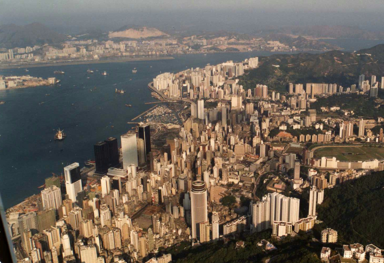 八十年代香港的经济总量_八十年代香港女星剧照