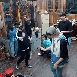 新版不打字帅哥美女图片表情问候语大全