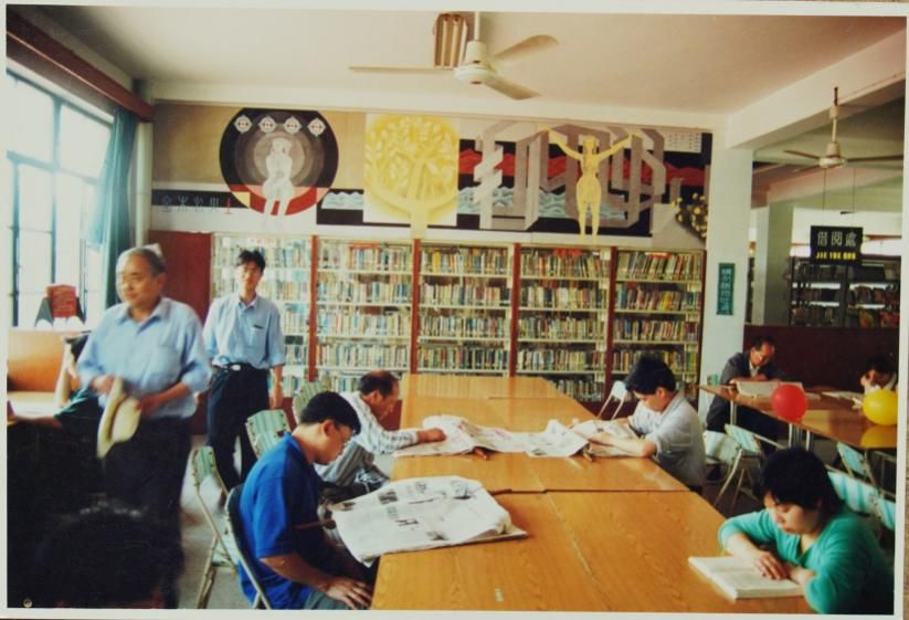 新的长沙市工人文化宫在东塘建成1987年入场券更是一票难求则吸引成批