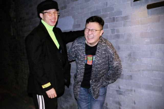 �ձ��ܺ������ݳ�Ʒ��,ɹ�ձ�¶��ʵ��������!����:����Ǯ���