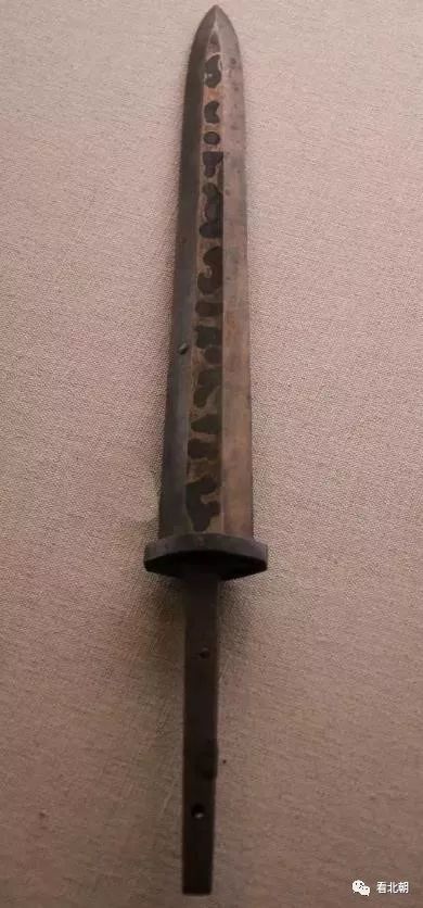兵马俑坑里出土的铍通长3.8米.