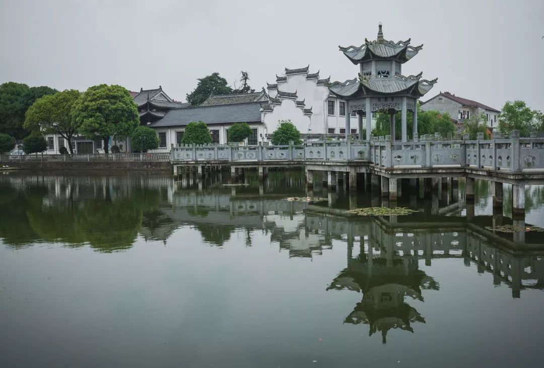 安地桂花长廊,巨龙温泉旅游度假村等;婺城新城区农耕文化园,浙中乐园