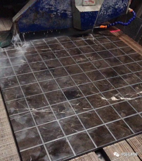 为什么大理石拉槽如此受现代装修的欢迎?看完你就明白