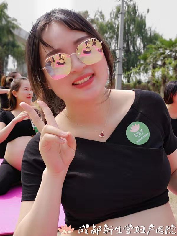                     原创            生娃就像坐过山车，瞬间来到最高处，只能闭着眼冲下去！