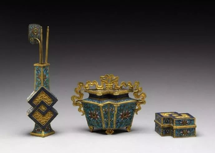 播州庵】山澤松篁 白磁彫文 香炉 ◇共箱 煎茶道具